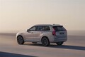 【ボルボが路線変更】で最上級「XC90」が最新版に。EVの「EX90」が不安ならコッチでしょ