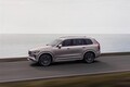 【ボルボが路線変更】で最上級「XC90」が最新版に。EVの「EX90」が不安ならコッチでしょ