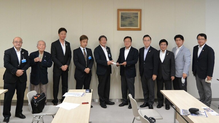 AJ東京が都内の各政党を訪問し、バイク駐車環境の改善を要望〈その1〉