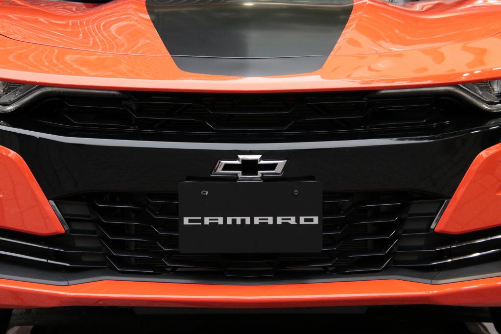 シボレー・カマロが早くもフェイスリフト、V8モデル「SS」に10速AT搭載！