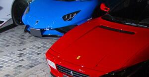スーパーカーの2大巨頭！　フェラーリとランボルギーニはどっちが買いか