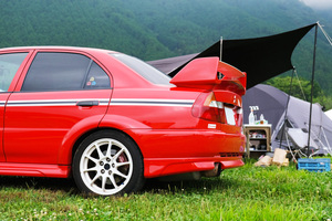 超希少なトミマキ仕様のエボVIでキャンプだと!?　個性豊かなモデルが大集合した「スターキャンプ2025 in 朝霧高原」で感じた三菱愛