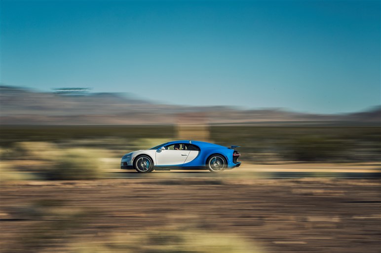 最高速度420km/h、ブガッティ シロンの量産モデル開発テストに同行