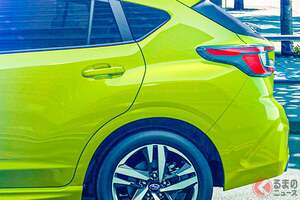 スバル新「“5人乗り”ハッチバック」発表！ 水平対向エンジン搭載の「イーボクサーモデル」！ 斬新イエローも超カッコイイ「インプレッサ」何が変わった？