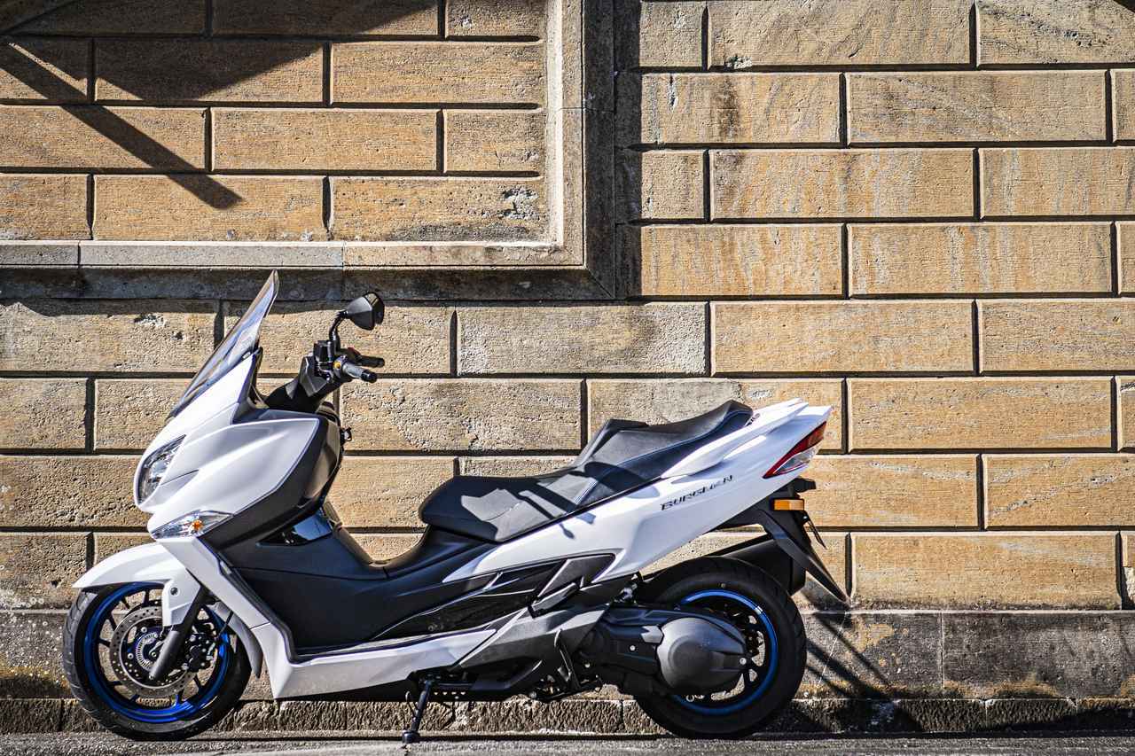400cc以下のバイクでツーリング エキスパートを目指すならスズキのビッグスクーター バーグマン400 は選択肢のひとつになる Suzuki Burgman 400 試乗インプレ まとめ編 Webオートバイ 自動車情報サイト 新車 中古車 Carview