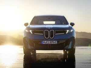 BMWが次世代「iX3」を世界初公開、ノイエ・クラッセ第一弾と位置づけられる革命的モデル