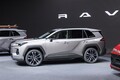 【販売店に聞いた】新型「RAV4」受注開始は25年末以降の予想。“早期受注停止”の可能性が低い理由とは