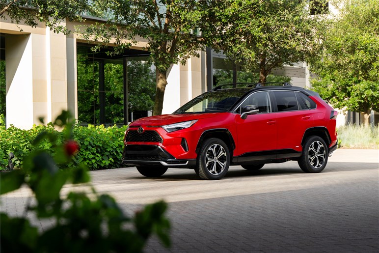 【販売店に聞いた】新型「RAV4」受注開始は25年末以降の予想。“早期受注停止”の可能性が低い理由とは