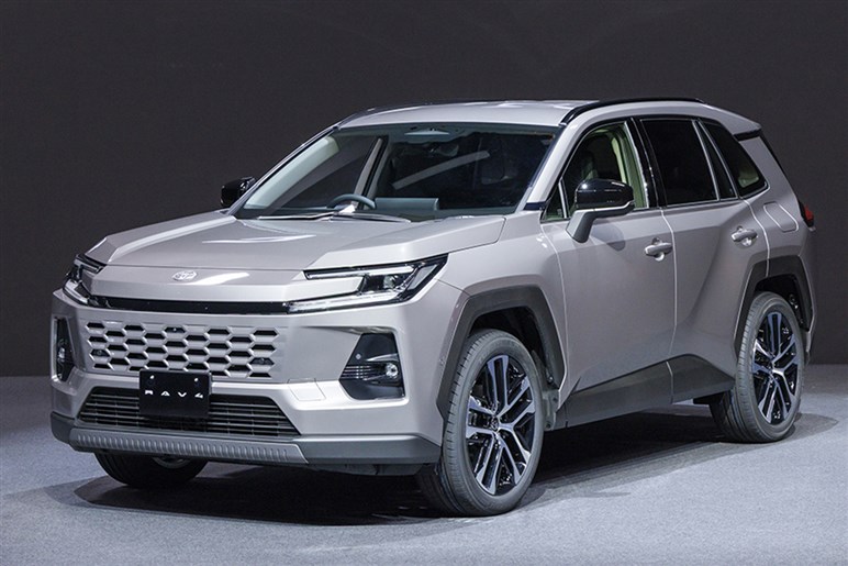 【販売店に聞いた】新型「RAV4」受注開始は25年末以降の予想。“早期受注停止”の可能性が低い理由とは