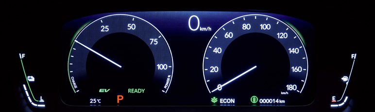 「ZR-V」一部改良に賛否。質感アップの新塗装に好評価も“価格アップ”には厳しい声…それでも販売は堅調か