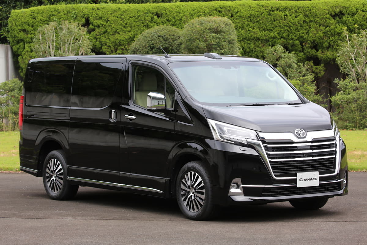 トヨタ最上級の新型ミニバン グランエース 海外仕様に速攻試乗 Auto Messe Web 自動車情報サイト 新車 中古車 Carview