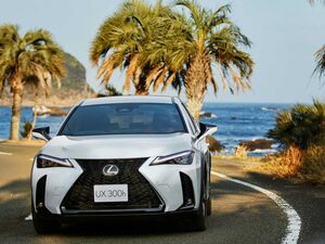 レクサス「UX300h」がアップデート 新パッケージ採用でより優美なインテリア実現