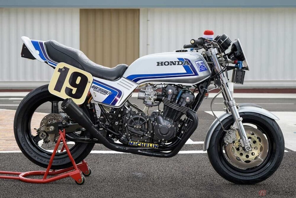 天才少年の名前で呼ばれる元祖「スペンサーカラー」は市販車最速マシン!!　ホンダ「CB750F」デイトナレーサーとは