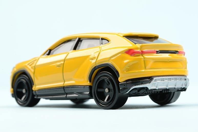 ポルシェのSUVに乗るならカイエンorマカン？性能・価格の違いを徹底比較【購入ガイド】