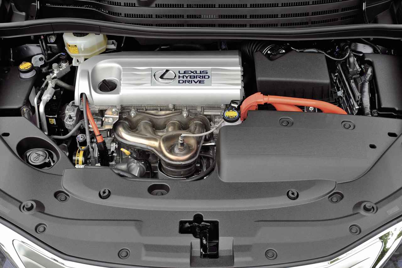 10年ひと昔の国産車 31 レクサス Hs250hは既存のレクサス車とは異なる方向にあるクルマだった Webモーターマガジン 自動車情報サイト 新車 中古車 Carview
