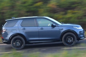 走りを楽しめ家族で遊べる　ランドローバー・ディスカバリー・スポーツ（2）　一線を画す走破性