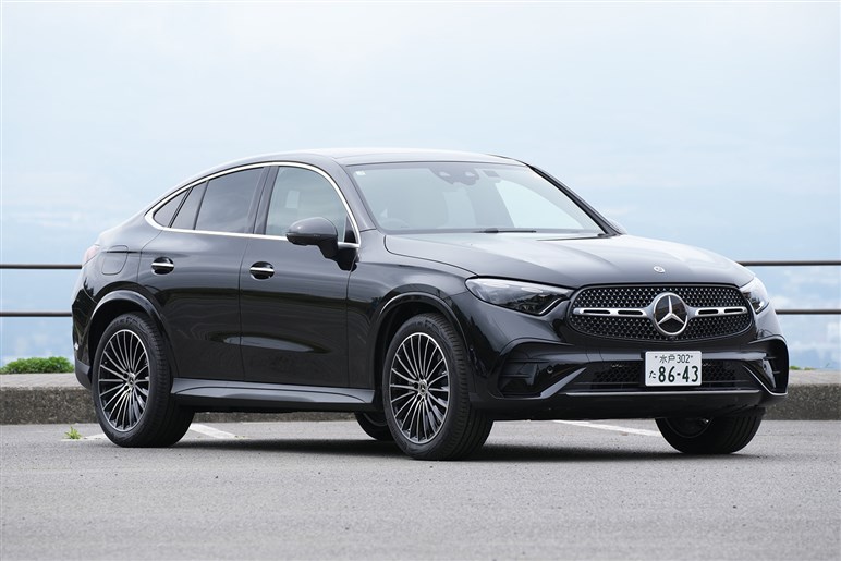 【中身は全面刷新】メルセデスベンツの人気SUV「GLB」新型は“カクカクボディ”維持で年内登場か