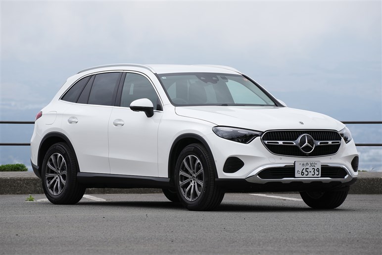 【中身は全面刷新】メルセデスベンツの人気SUV「GLB」新型は“カクカクボディ”維持で年内登場か