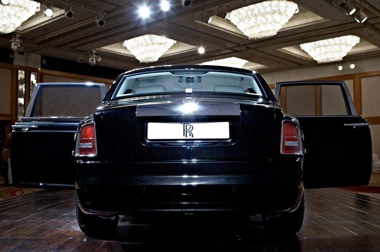 超高級車市場の牽引役 ロールス・ロイス撮下し!