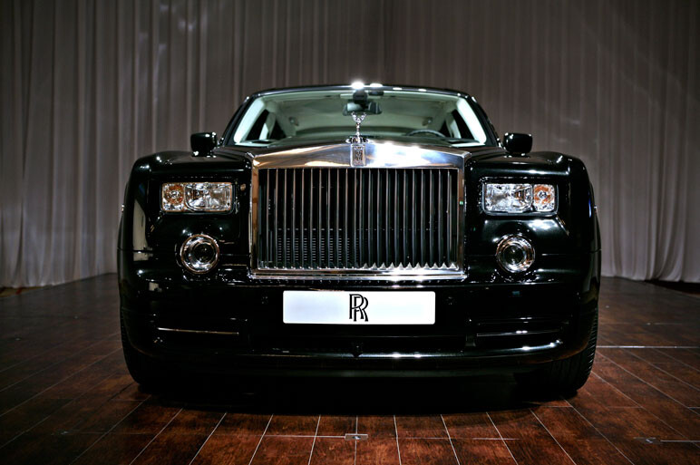 超高級車市場の牽引役 ロールス・ロイス撮下し!