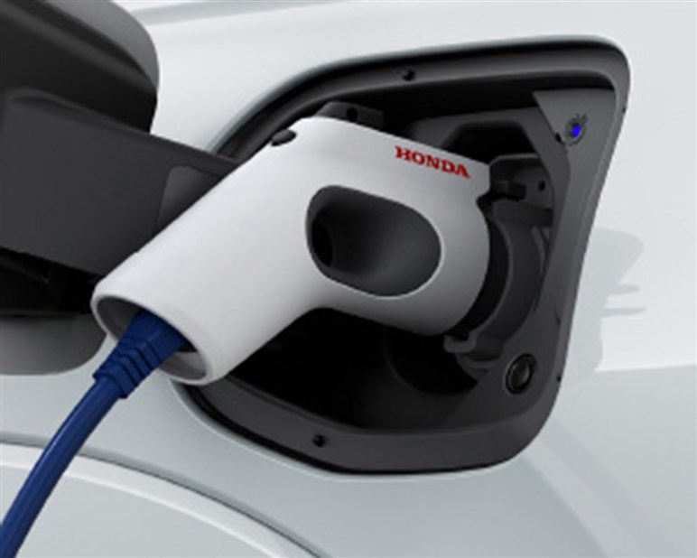 ほぼノーマルのまま激坂へ！ 水素仕様ホンダCR-V、パイクスピーク・ヒルクライム参戦