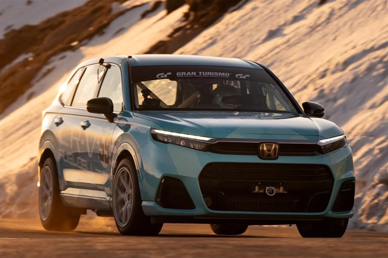 ほぼノーマルのまま激坂へ！ 水素仕様ホンダCR-V、パイクスピーク・ヒルクライム参戦
