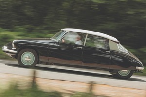 天から舞い降りた姿　シトロエンID　繁栄を支えた傑作　ジャガー2.4　1955年生まれの個性派（2）