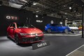 VW新型「ゴルフR」日本初公開…333PSに向上し意外とバーゲンプライス？ 注目の「I.D.BUZZ」は今夏導入