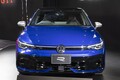 VW新型「ゴルフR」日本初公開…333PSに向上し意外とバーゲンプライス？ 注目の「I.D.BUZZ」は今夏導入
