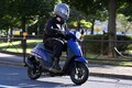 「下り坂だからスピードが出ちゃった」は違反!? 原付一種で下り坂を30km／h以上で走行する行為