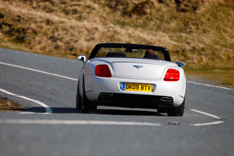 W12・610ps最速モデル GTCスピードに乗った！