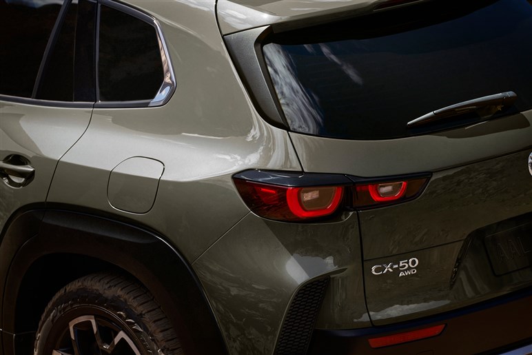 マツダの北米向け「CX-50」がトヨタ製ハイブリッド搭載。日本のマツダ車も期待していいの？