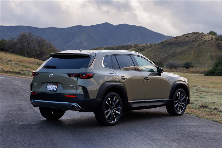 マツダの北米向け「CX-50」がトヨタ製ハイブリッド搭載。日本のマツダ車も期待していいの？