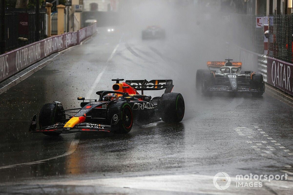 新人ピアストリ、雨のモナコGPでF1王者フェルスタッペンから走りを学ぶ「彼がいてくれて助かったよ」