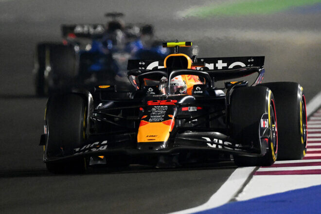 他車の不運に助けられつつも、ミスなく走り10位入賞。SCとタイヤ規則で“差の出にくい”戦いに【角田裕毅F1第23戦分析】