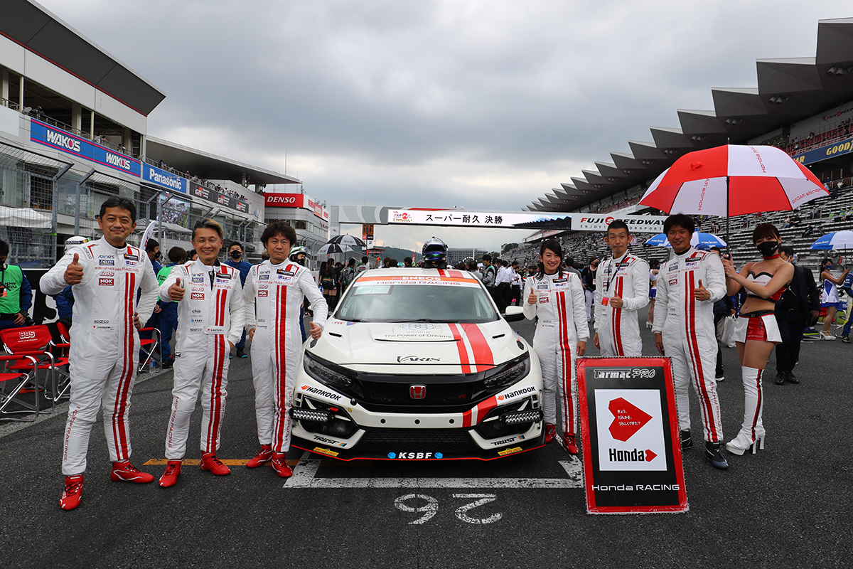 ニュル も 十勝 も戦ったプロフェッショナル 過酷さを知り尽くす職人レーサーから見た富士24時間レース Auto Messe Web 自動車情報サイト 新車 中古車 Carview