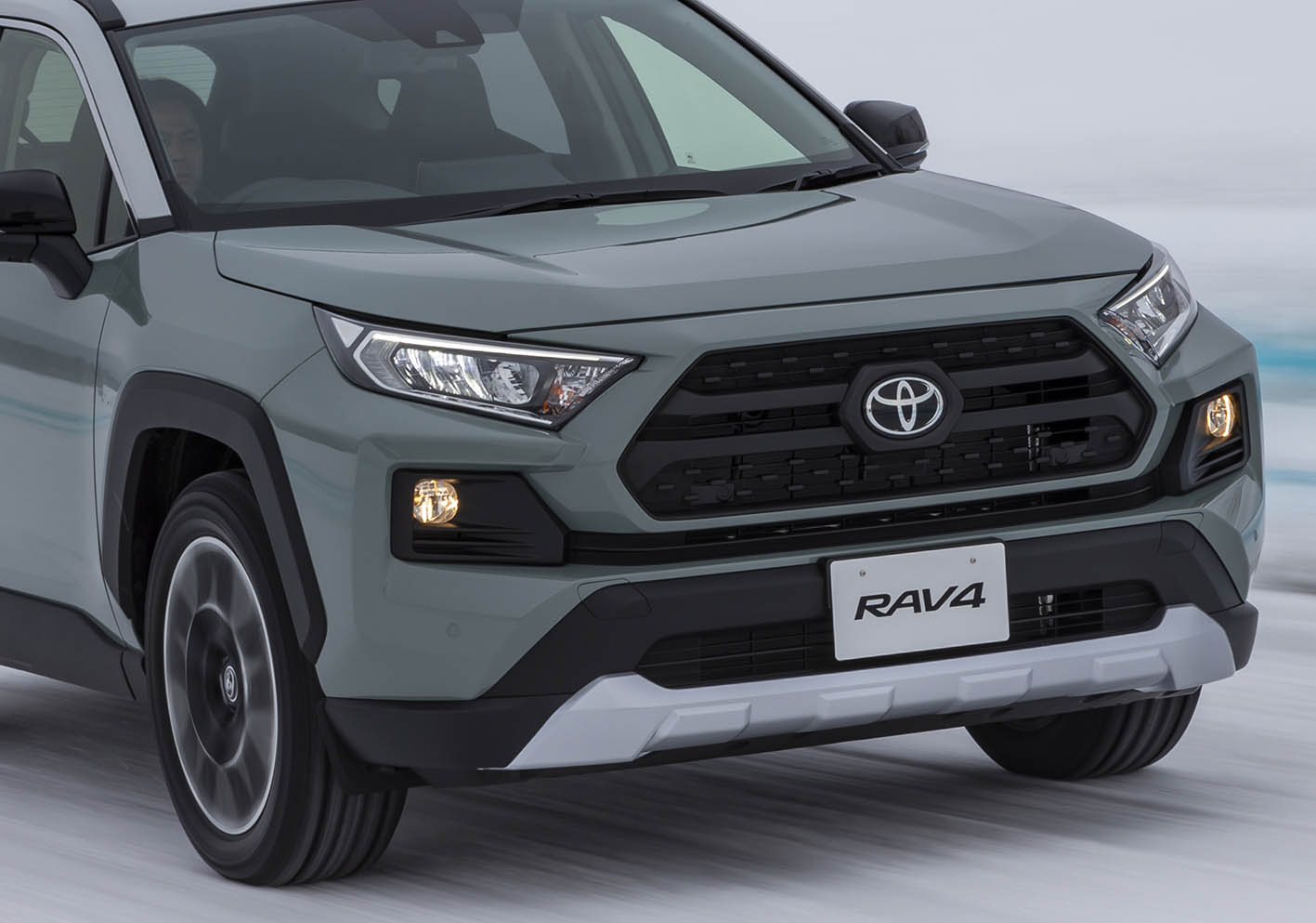 雪道で強いのはどれだ 4wd性能で選ぶトヨタの人気suv ベストカーweb 自動車情報サイト 新車 中古車 Carview