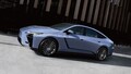 新型レクサスES登場。ハイブリッドとEVの2本立てへ──GQ新着カー