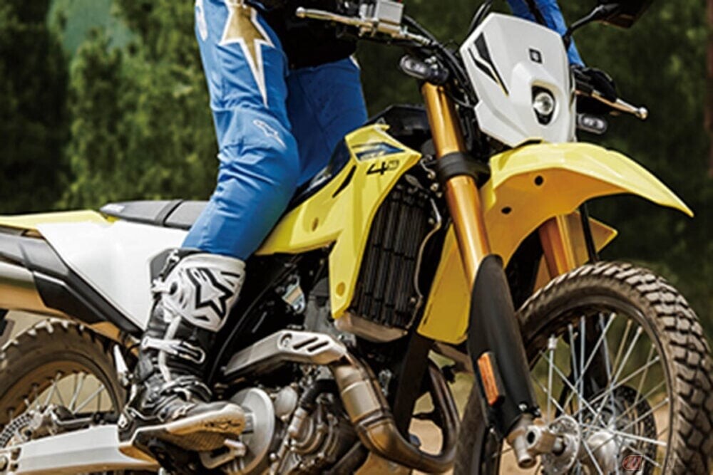 待望の国産400ccデュアルパーパスモデルが発売 スズキ「DR-Z4S」8日に発売 価格は119.9万円