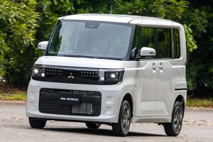 三菱 新型「eKスペース」 黒グリル×キューブ型ライトで大幅リニューアル