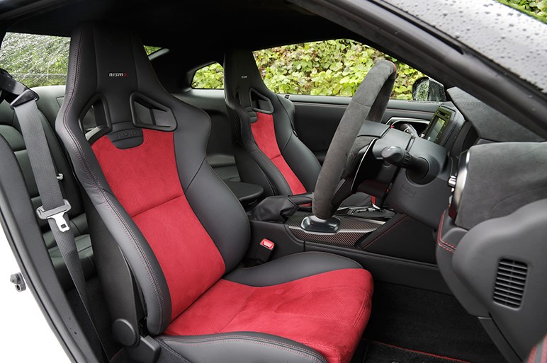 日産GT-R・17年モデルに試乗。内外装デザインの変更と走りの深化の狙いとは？