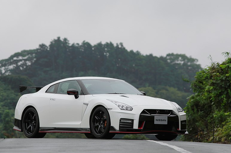 日産GT-R・17年モデルに試乗。内外装デザインの変更と走りの深化の狙いとは？