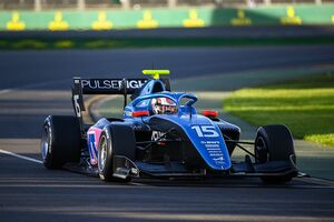 ミニが見事なレース運びでレース1優勝。最後のコーナーでオーバーテイク決めたボルトレトが2位｜F3ハンガロリンク