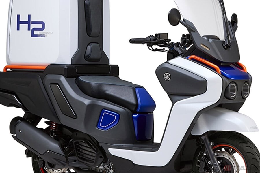 ヤマハが新型「水素エンジンスクーター」を初公開 トヨタと共同開発中の「H2 Buddy Porter Concept」をJapan Mobility Show 2025で披露