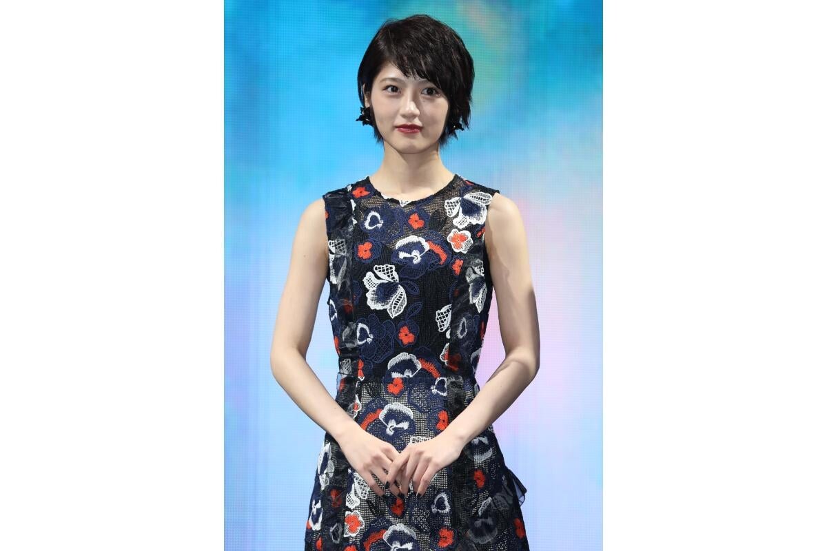 元乃木坂「若月佑美」の「イカツい愛車」公開に反響多数！ 「シブい赤×黒」カラーの“カワサキ”マシンに「めちゃ似合ってる」と賞賛の声も！