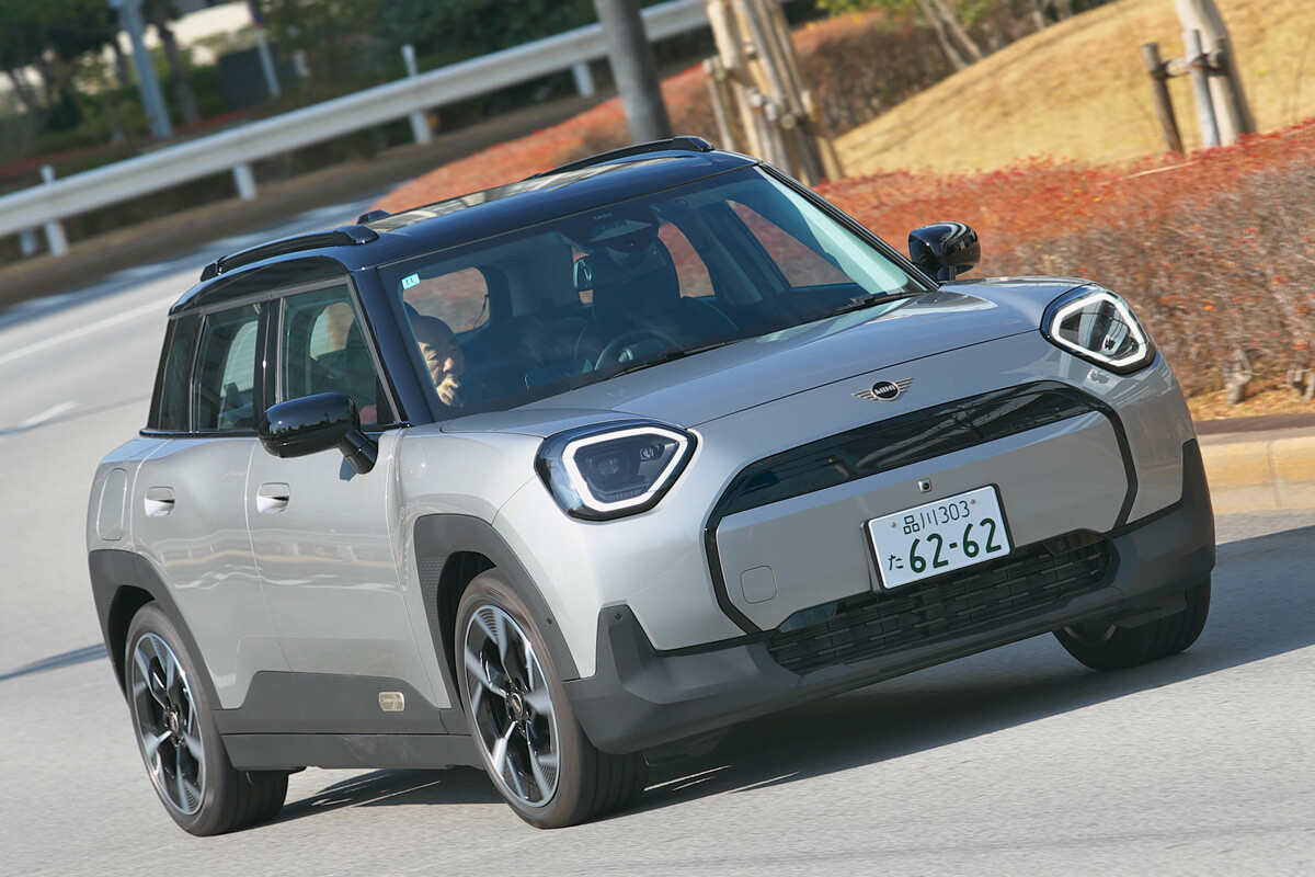 乗ってわかったミニの最新BEV「MINI ACEMAN SE」の長所と短所