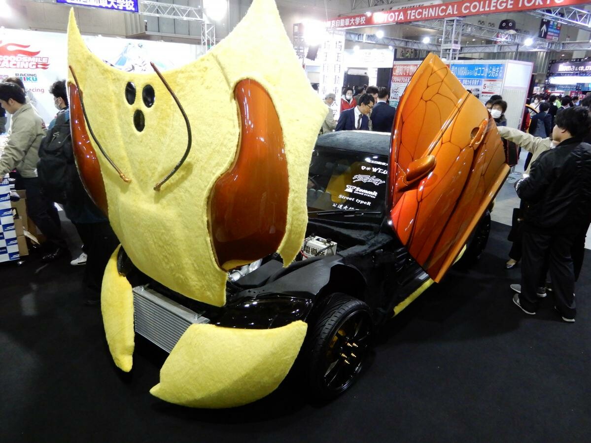 RX-8が昆虫になったらどうなるんだろう……。学生ならではアイデアは必見！　【東京オートサロン2019】