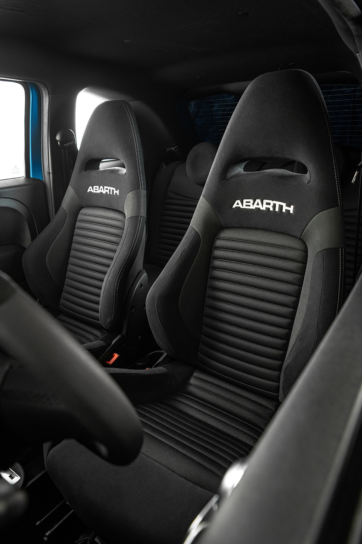 アバルト595シリーズが本国でマイナーチェンジ スポーツモードはスコーピオンモードに Carview 自動車情報サイト 新車 中古車 Carview