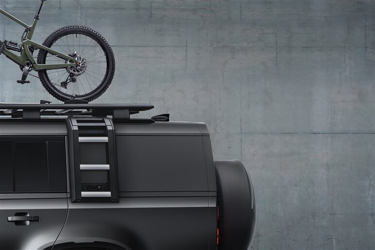 ディフェンダーのラインアップが充実。130に5人乗り設定、525馬力5.0L V8も