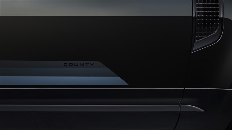 ディフェンダーのラインアップが充実。130に5人乗り設定、525馬力5.0L V8も